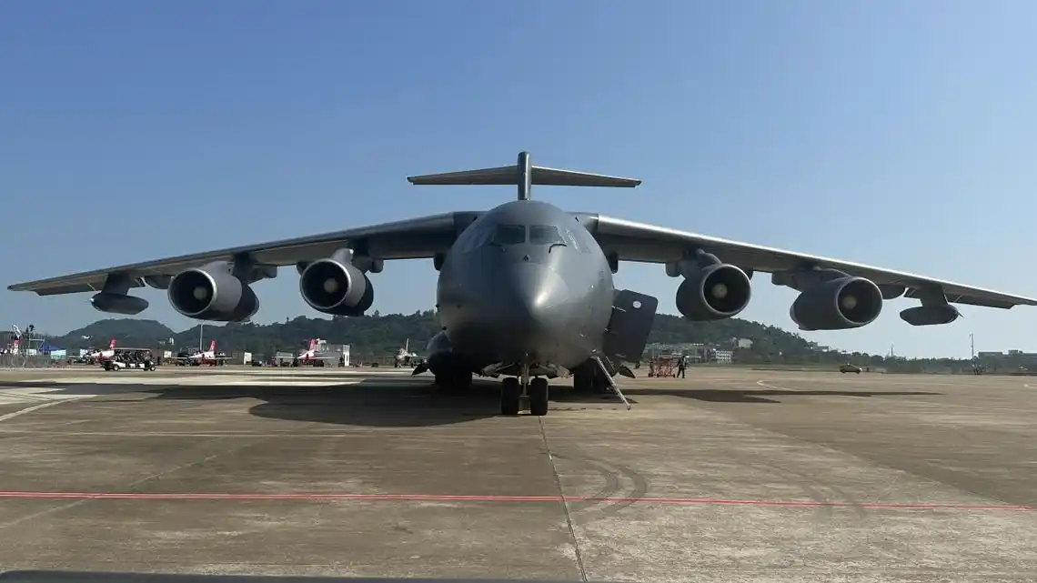 运-20"鲲鹏"大型军用运输机