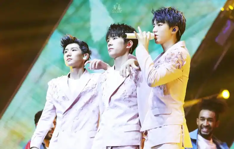 9月14日 22:22   关注  凯源玺 四叶草 十年之约 三人 tfboys 评论