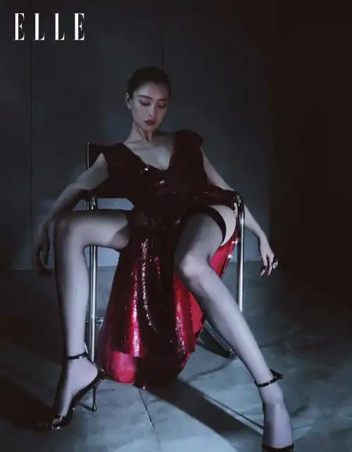 倪妮开叉裙高筒袜##倪妮暗夜女爵