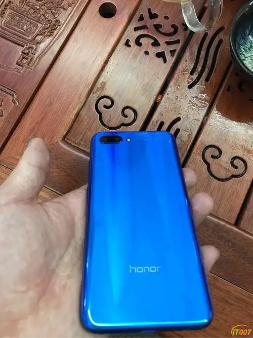 达仔华为荣耀10幻影蓝全网通664g机子98新在保修