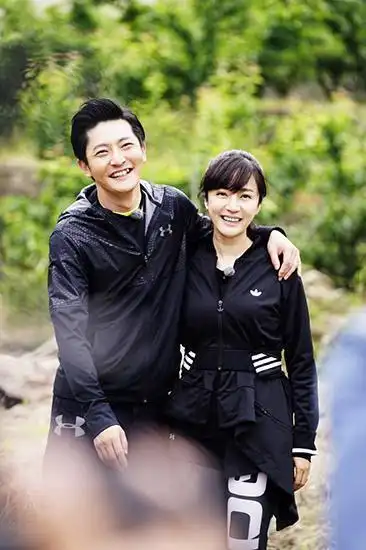 郭京飞对鲍莉一见钟情相识1个月便结婚姐姐鲍蕾都不知情