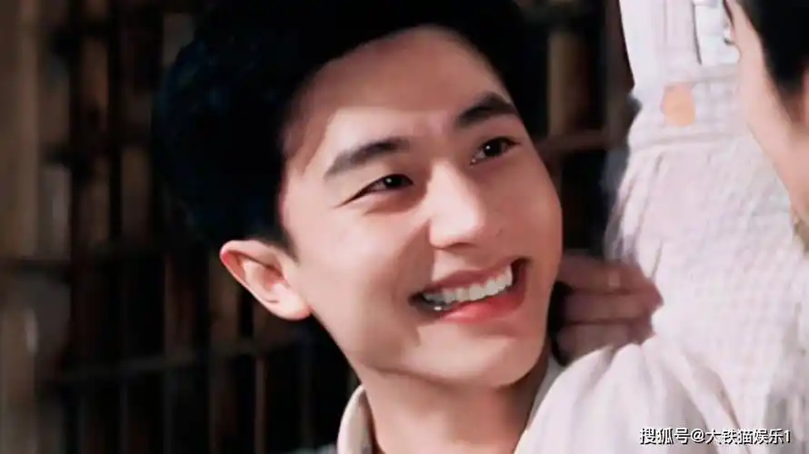 当年的黄轩"西北第一帅",看到他一笑,理解男生看甜妹的感觉了