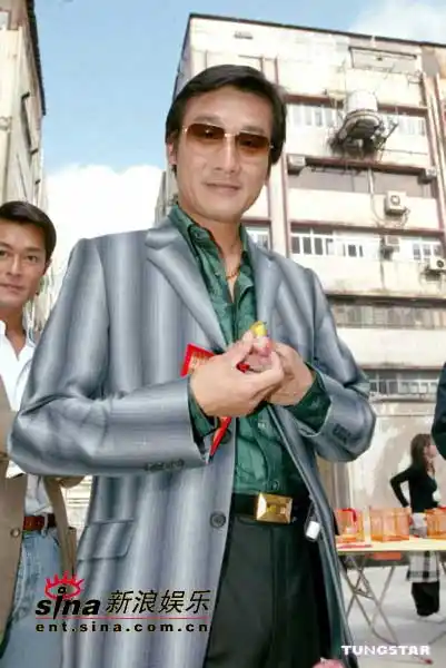 梁家辉太行山独臂杀敌 冷风之中吃凉饺子(附图)