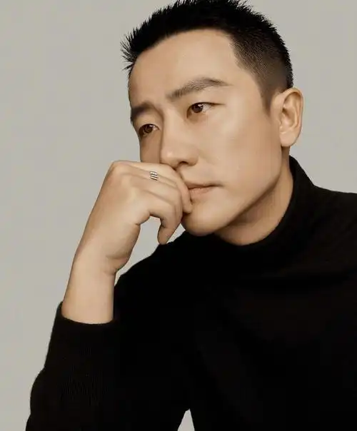 黄轩的上位史从内娱弃子到名导宠儿6段情史太精彩