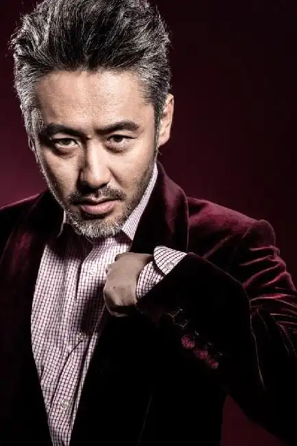 男装日志 : 吴秀波初秋写真,卖萌系大叔大片,这大叔太帅了[心][心]