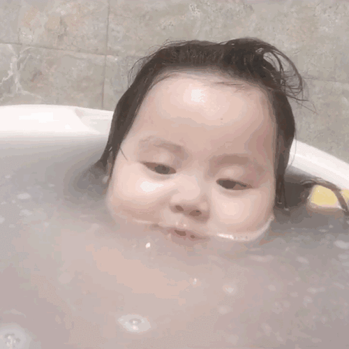 可爱萌娃吹泡泡表情包-表情包网站