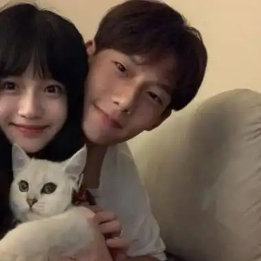 甜到爆情侣头像真人