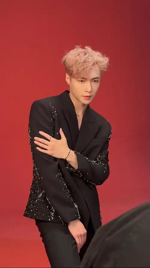 和张艺兴点亮微博之夜##微博之夜##张艺兴krump之王