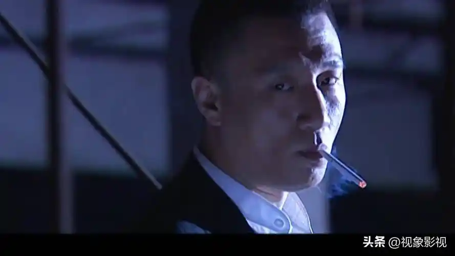 现实中的刘华强,到底有多狂?_征服_人群_黑色