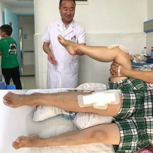 术后4天,屈曲至90度