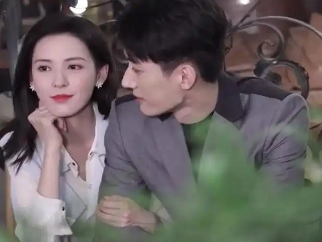 夜色暗涌时花絮:张予曦刘学义海报拍摄,甜蜜对视