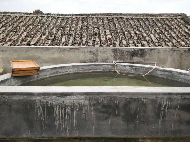 世容家   风水池.