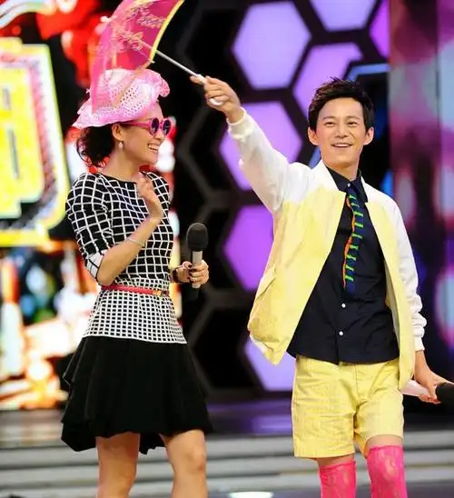 8月创作激励计划#《快乐大本营》是中国电视娱乐的代表性节目,自1977