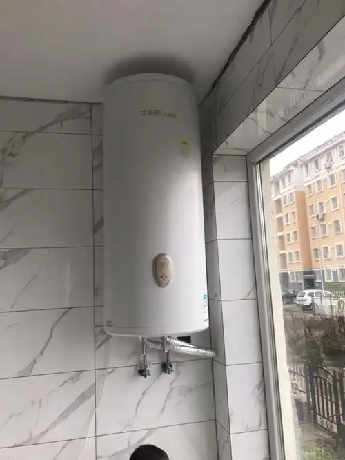 太阳雨(sunrain)智星100l阳台壁挂式平板太阳能热水器 立式水箱 平板