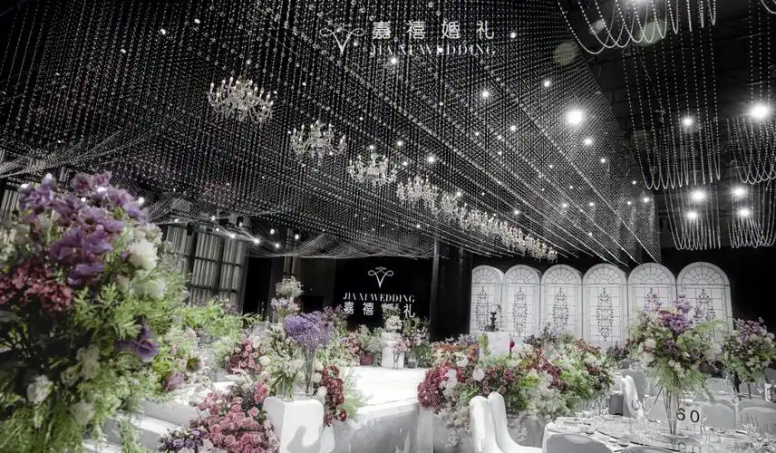 嘉禧婚礼: 水晶婚礼 60w颗水晶 纯净自然婚礼 耀眼夺