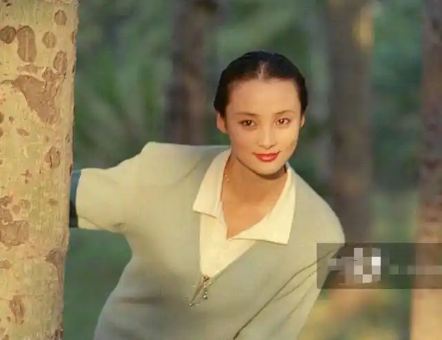 蒋勤勤大学时期的照片,没有ps的年代,简直美得不像话