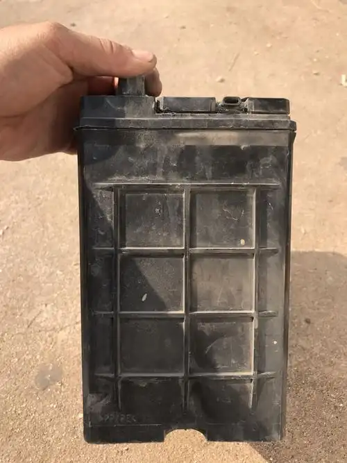 瓦尔特的12v45ah电瓶如何拆卸