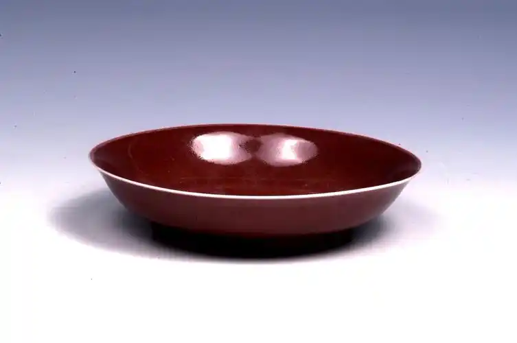 宣德红釉盘