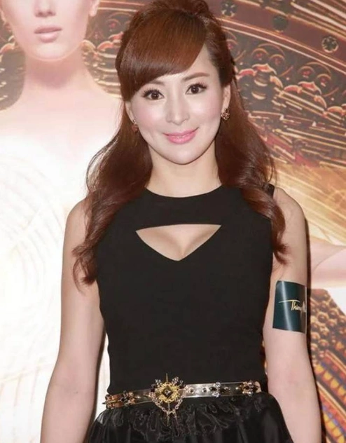 罗霖:已为人母居然还这么美,成熟女神气质爆表!