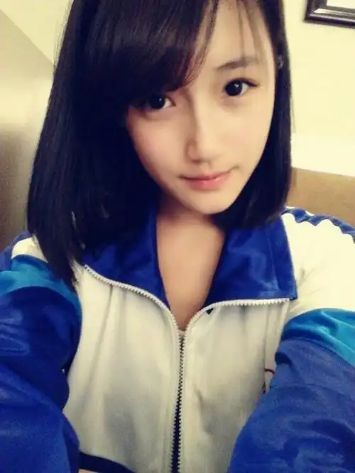 漂亮初中女生自拍照片