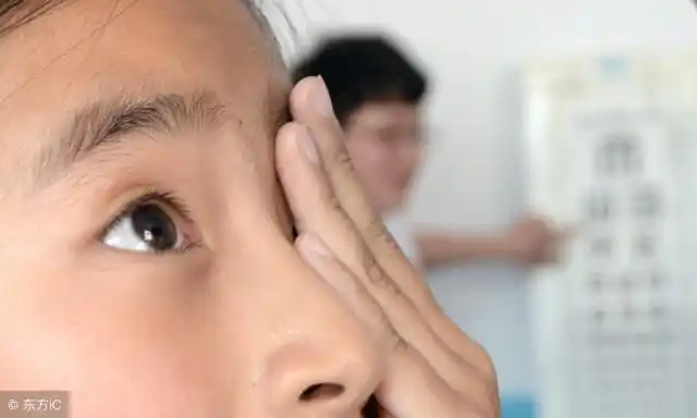 8岁女孩不玩电子产品却600度近视,原是这乐器惹的祸!