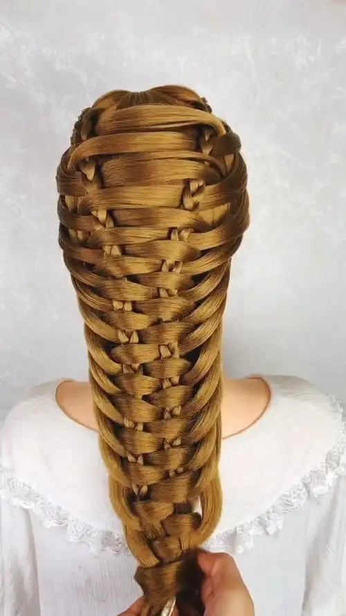 这样编发真的特别好看,你们会觉得很麻烦吗?