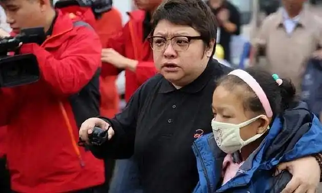 韩红曾自曝大学时是"校花",看了她18岁的照片,我被惊艳了!