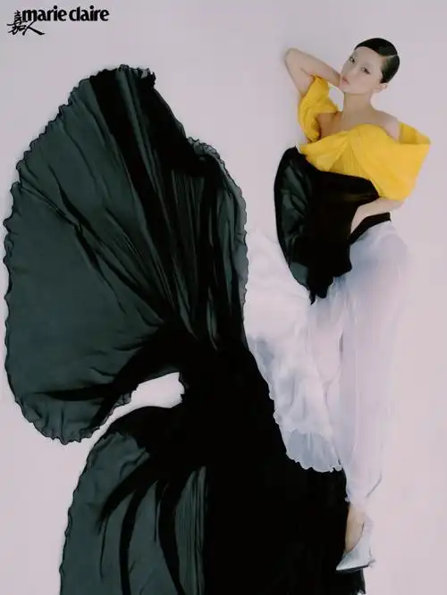 周冬雨 随心而动|嘉人封面_腾讯新闻