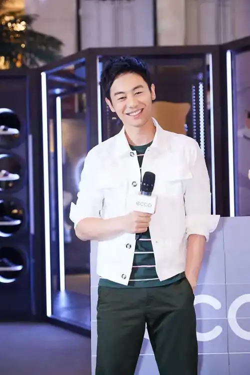 朱亚文:有南方人的柔,也有北方人的刚,一个多面手演员