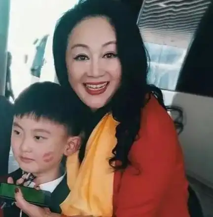 王姬与丈夫的结合显得颇为仓促,缺乏深思熟虑.