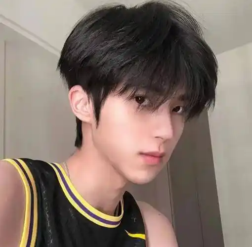 摩根碎盖发型,细软发质发量少的救星,让你少年感十足_盖头_男生_短发