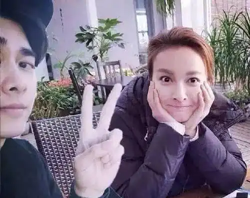 李易峰吴昕公开承认恋情? 李易峰承认与吴昕交往?