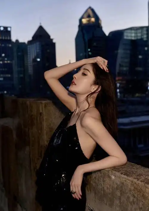 angelababy走gq红毯惊艳!