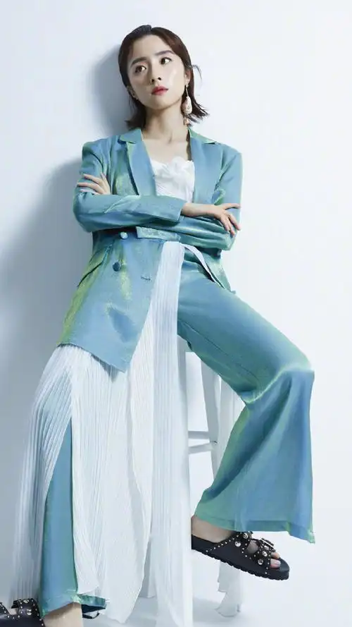 胡冰卿时尚写真手机壁纸