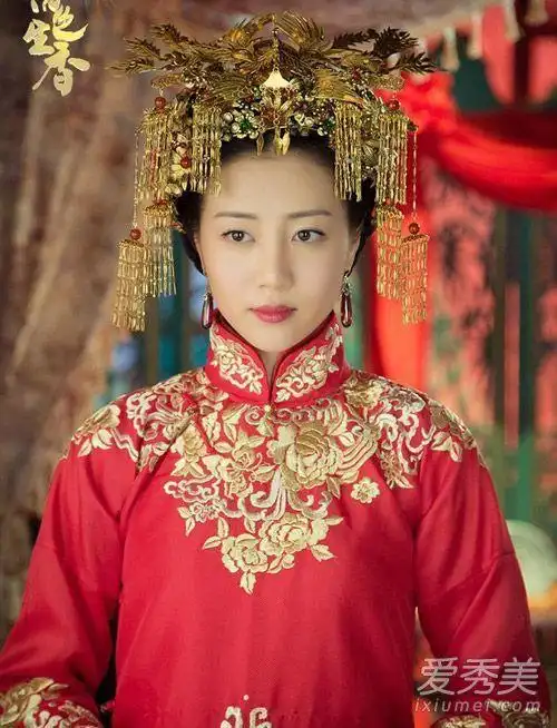 《翻译官》女二李溪芮发型图片