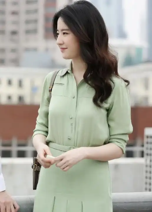 刘亦菲,有好身材就可以任性!看时尚界的白浅如何征服你的眼球