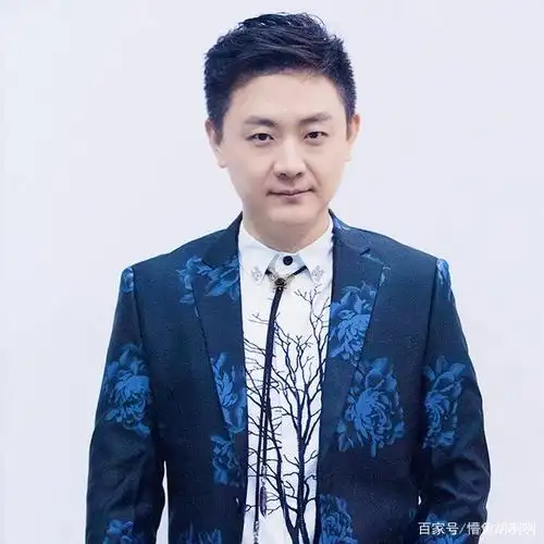 阿杰是2002年开始从事业余配音活动,05年和朋友组建729声工厂,06年