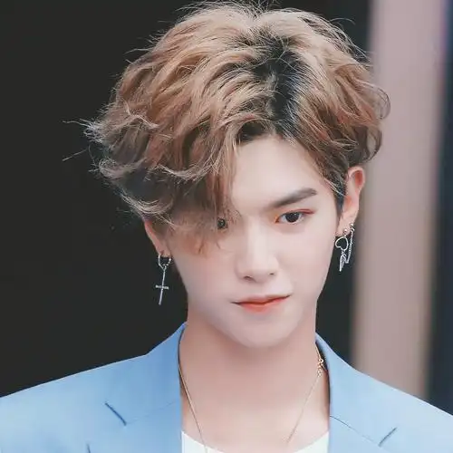 justin黄明昊