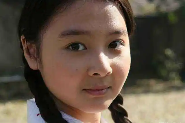 14岁把"初恋"给了释小龙,全网禁止她整容,今27岁长成这样_杨丽晓_时候