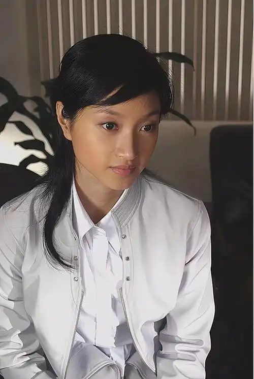 沈佳妮15张精致的照片