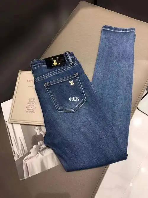 lv夏季薄款小脚牛仔裤女