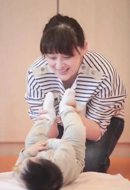 44岁梅婷瘦身近照(45岁梅婷太狠了吧)(5)