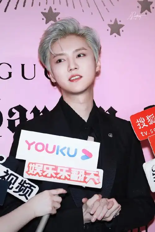 鹿晗超话#gucci品牌代言人鹿晗#【20210527 gucci原典展览开幕】@m鹿m