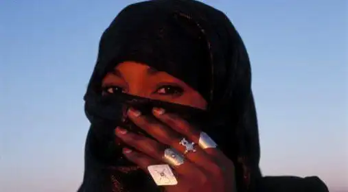 沙漠情歌蒙面女古代阿拉伯人理想化的女人和爱情