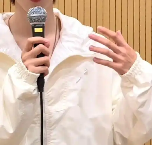 被贺峻霖的手迷得睡不着