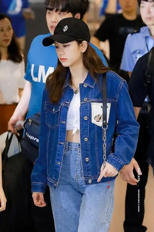 jisoo 的街拍照,绝对惊艳到你