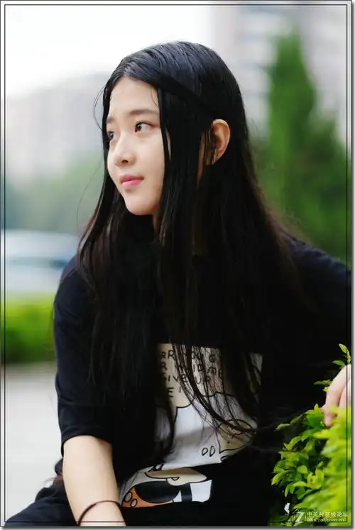 初中校花14岁小怡