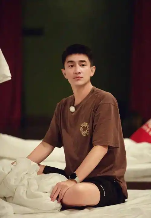 林更新的帅气外表下,"林狗"的本质是什么?_赵又廷_高圆圆_王秀竹