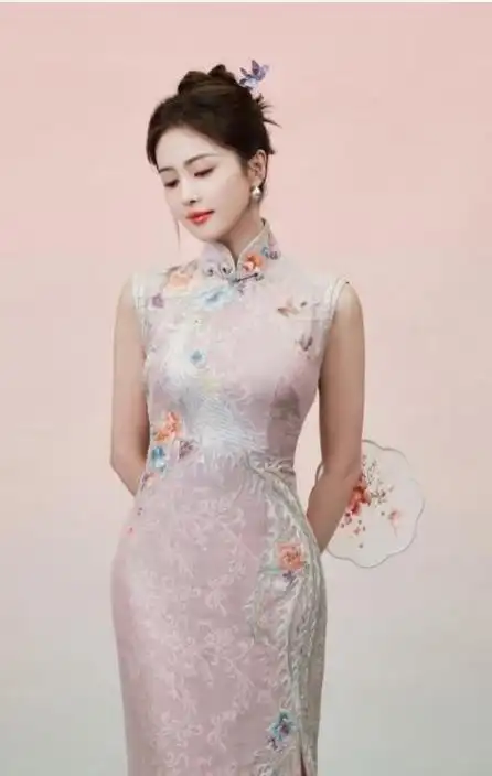 女星旗袍装大赏:方媛气质在线,赵丽颖清新淡雅,宋轶风姿绰约