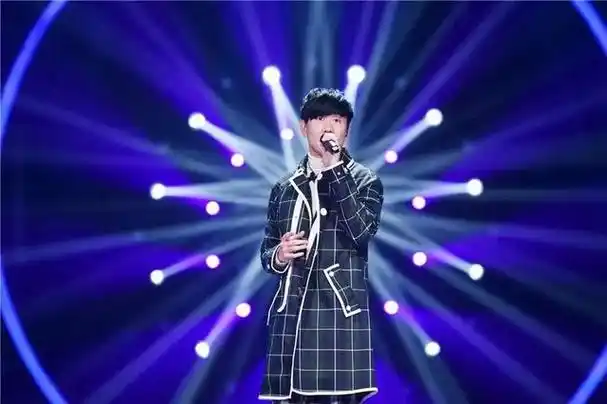 我当年看到《梦想的声音》上林俊杰的表演后,被他的演唱技巧,舞台魅力